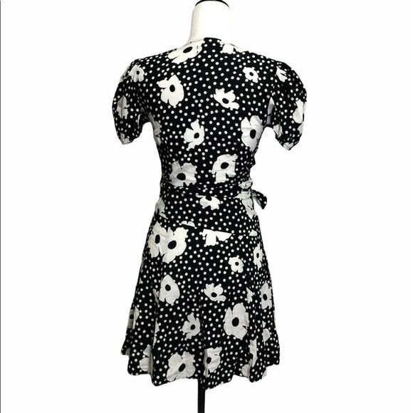 𝅺🆕 UO Jocelyn Floral / Polka Dot Puff Sleeve - Picture 4 of 12